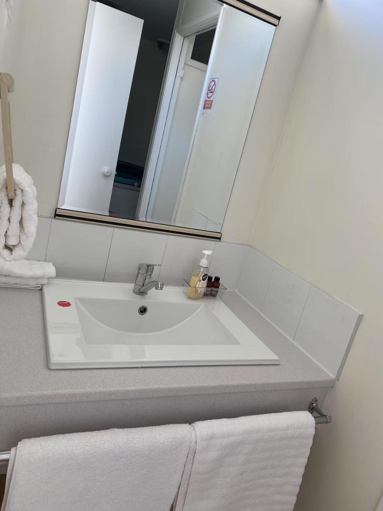 Malones Spa Motel Rotorua Bagian luar foto